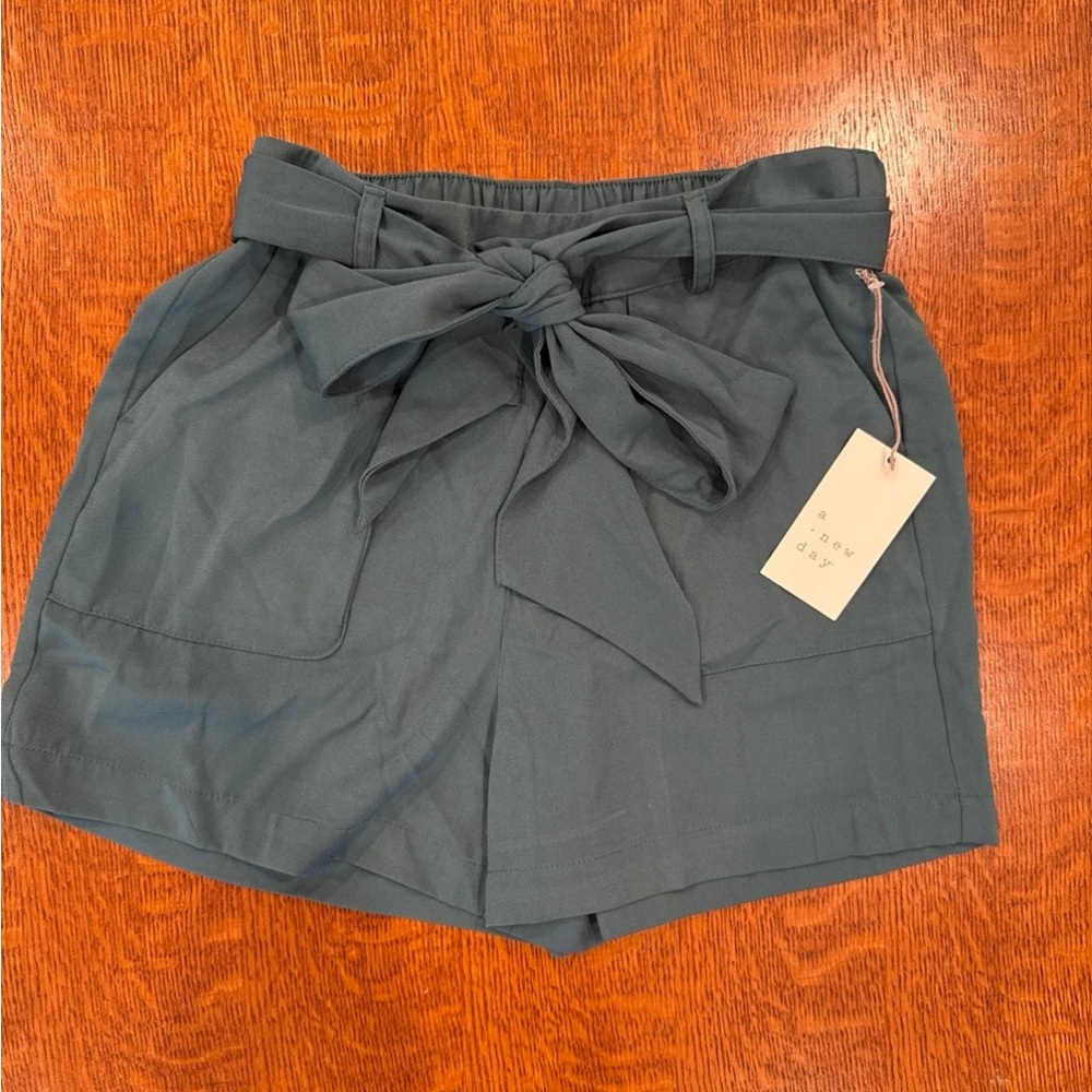 BNWT A New Day Paper Bag Shorts